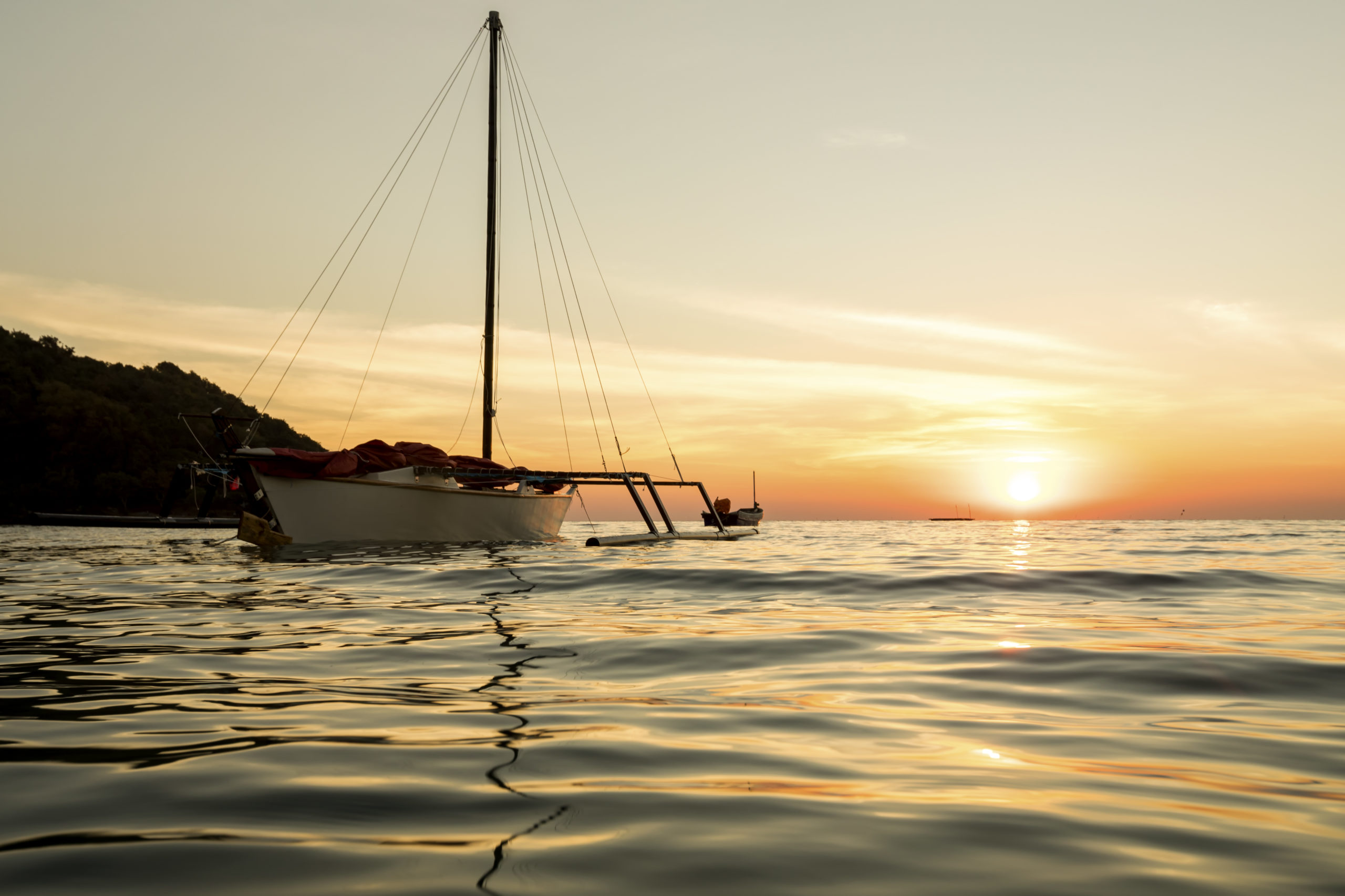 sailboat-sea sailboat-sea